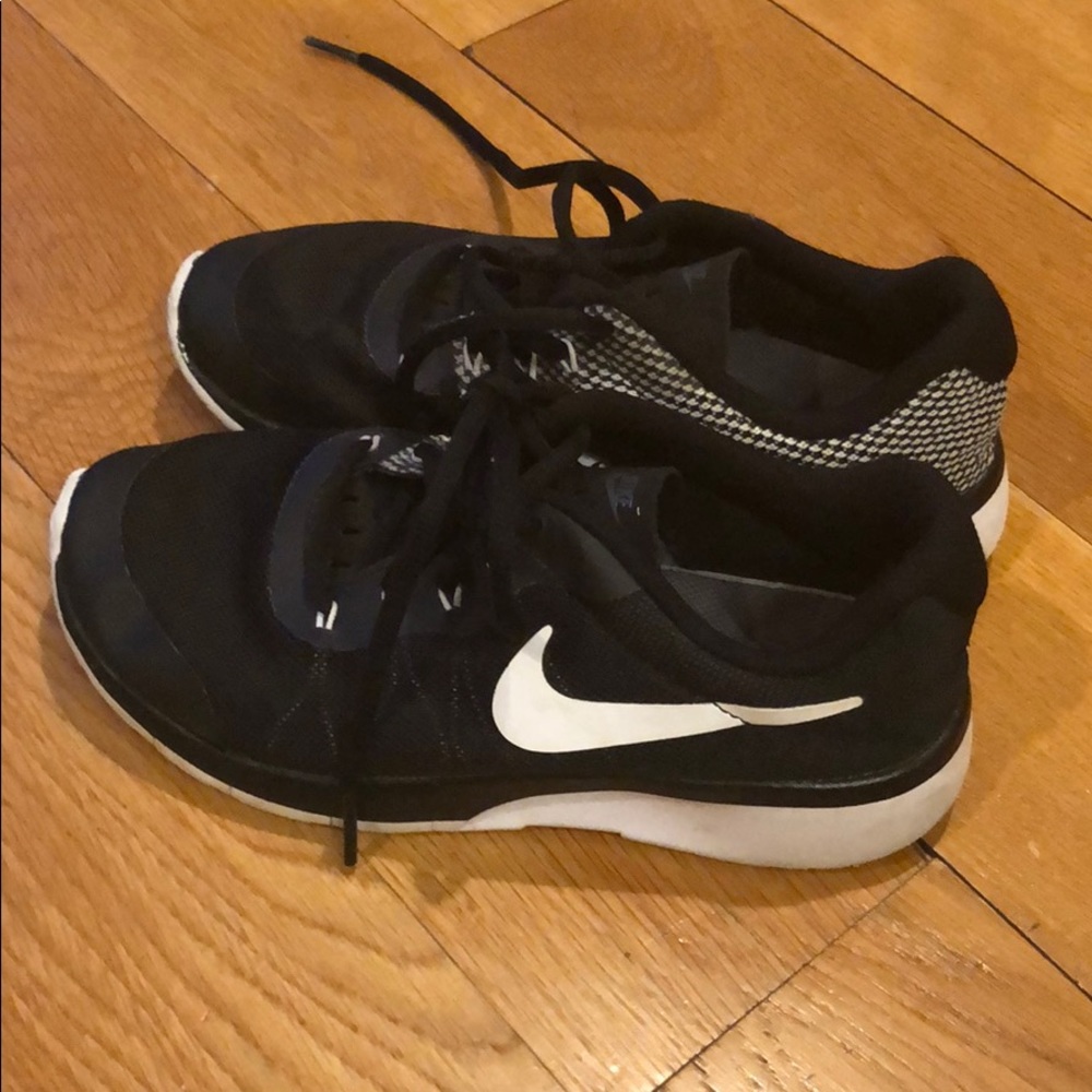 Nike tennis shoes-boys
